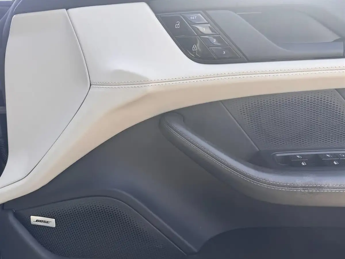 2020-porsche-taycan-e-4s-571ps-performance-battery-plus-big-16