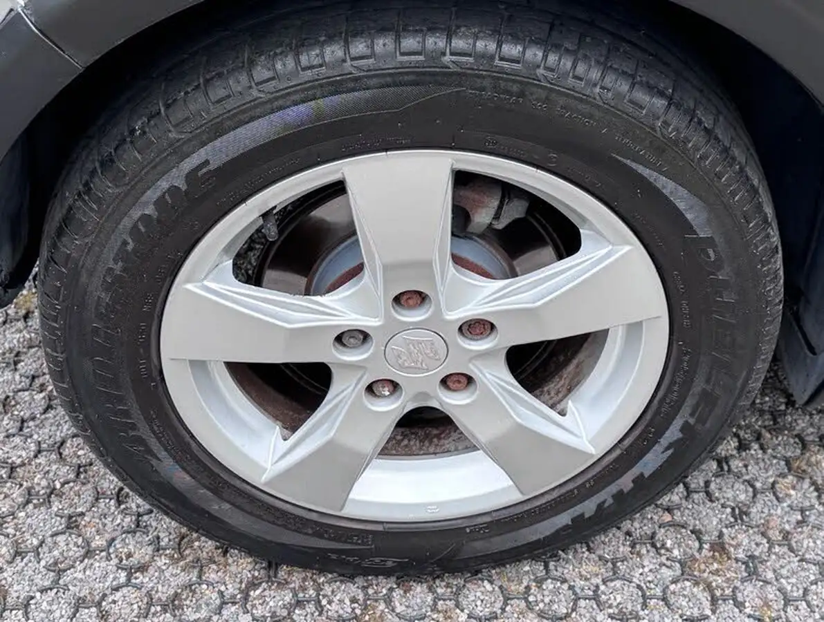 2010-suzuki-sx4-16-sz4-hatchback-5d-auto-big-37