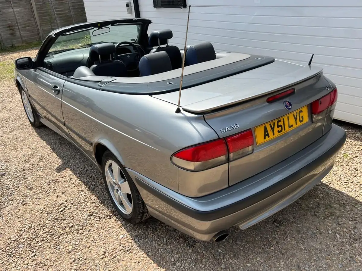 2001-saab-9-3-20-se-convertible-2d-big-3