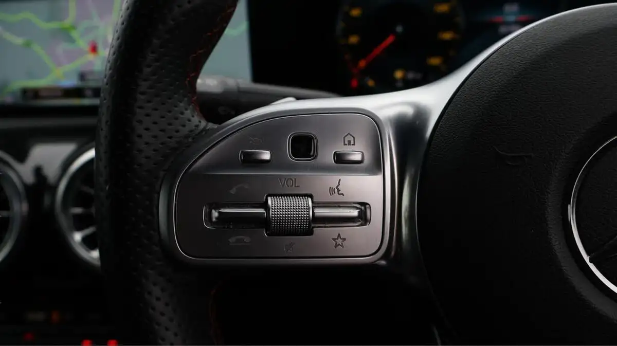 2020-mercedes-benz-a-class-20d-a200d-amg-line-premium-saloon-4d-big-25