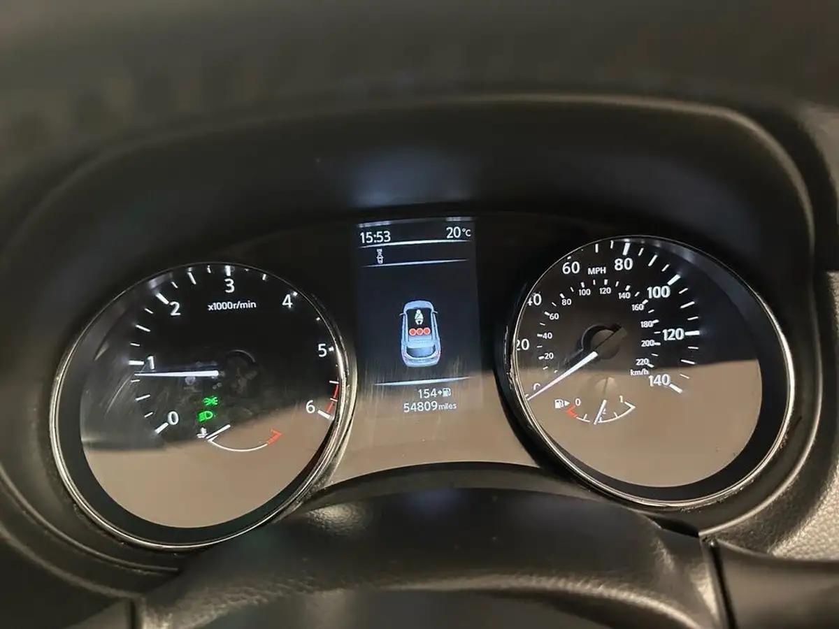 2015-nissan-qashqai-15dci-acenta-smart-vision-pack-big-16