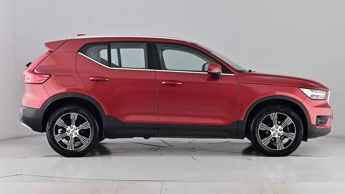 2021-volvo-xc40-15-t3-inscription-161bhp-auto-big-2
