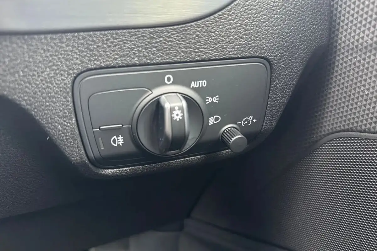 2021-audi-q2-10-30-tfsi-black-edition-big-42