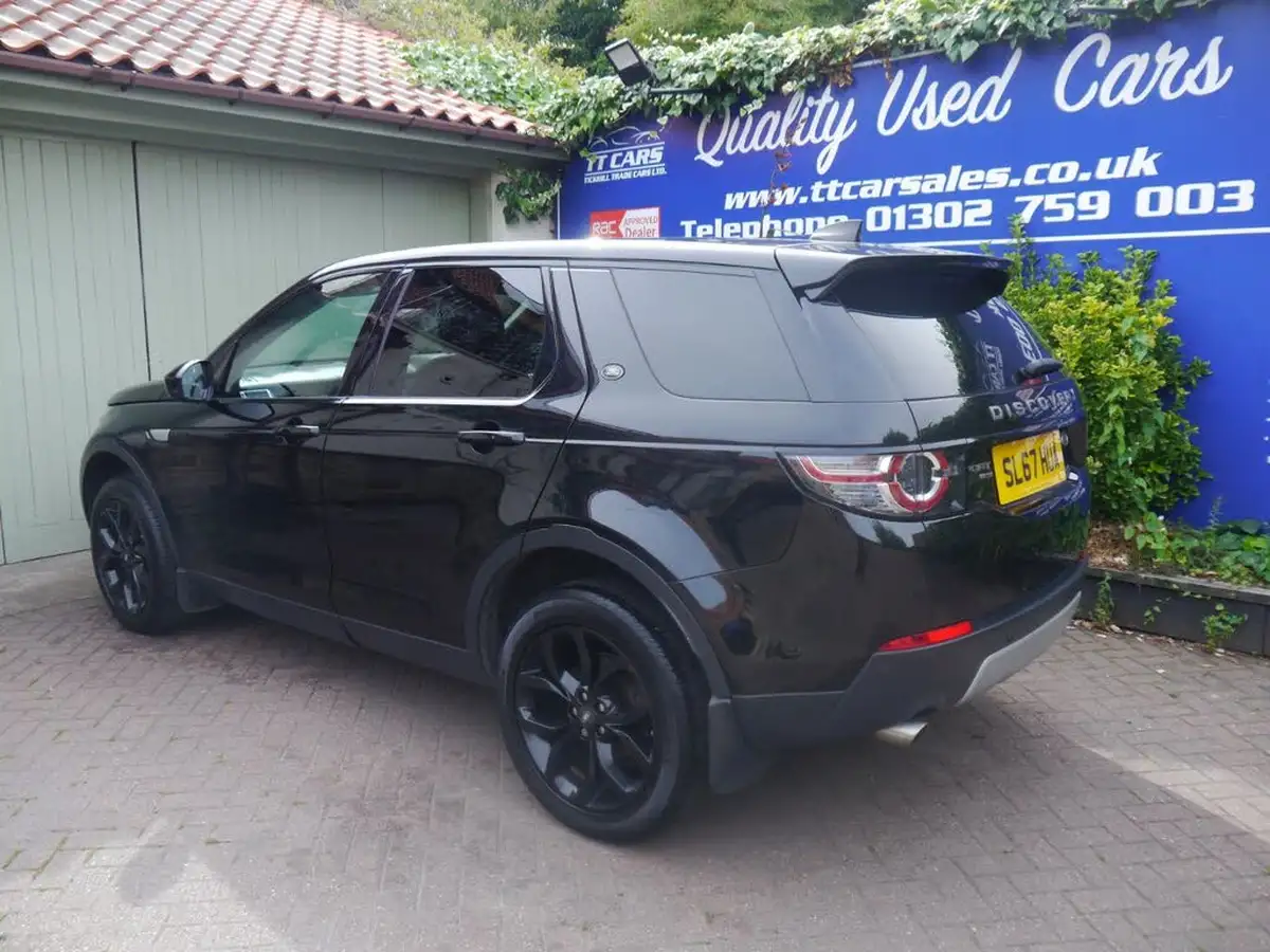 2017-land-rover-discovery-sport-20td4-hse-182ps-suv-auto-big-3