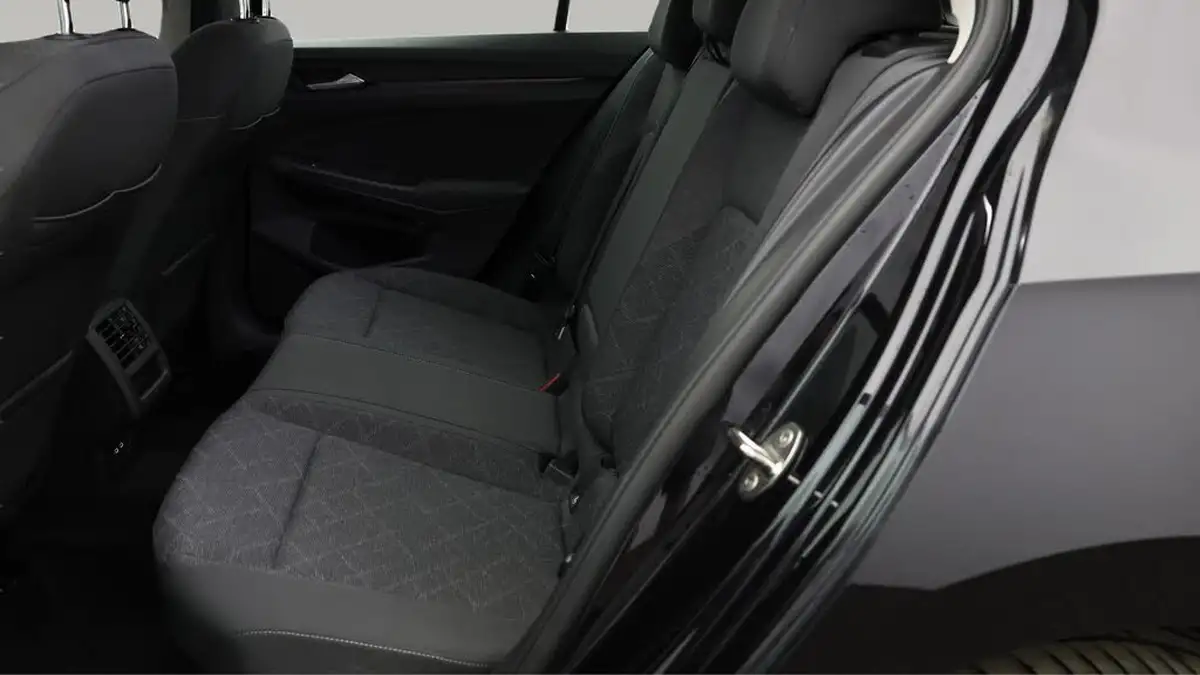 2021-volkswagen-golf-15-tsi-life-130ps-hatchback-big-16