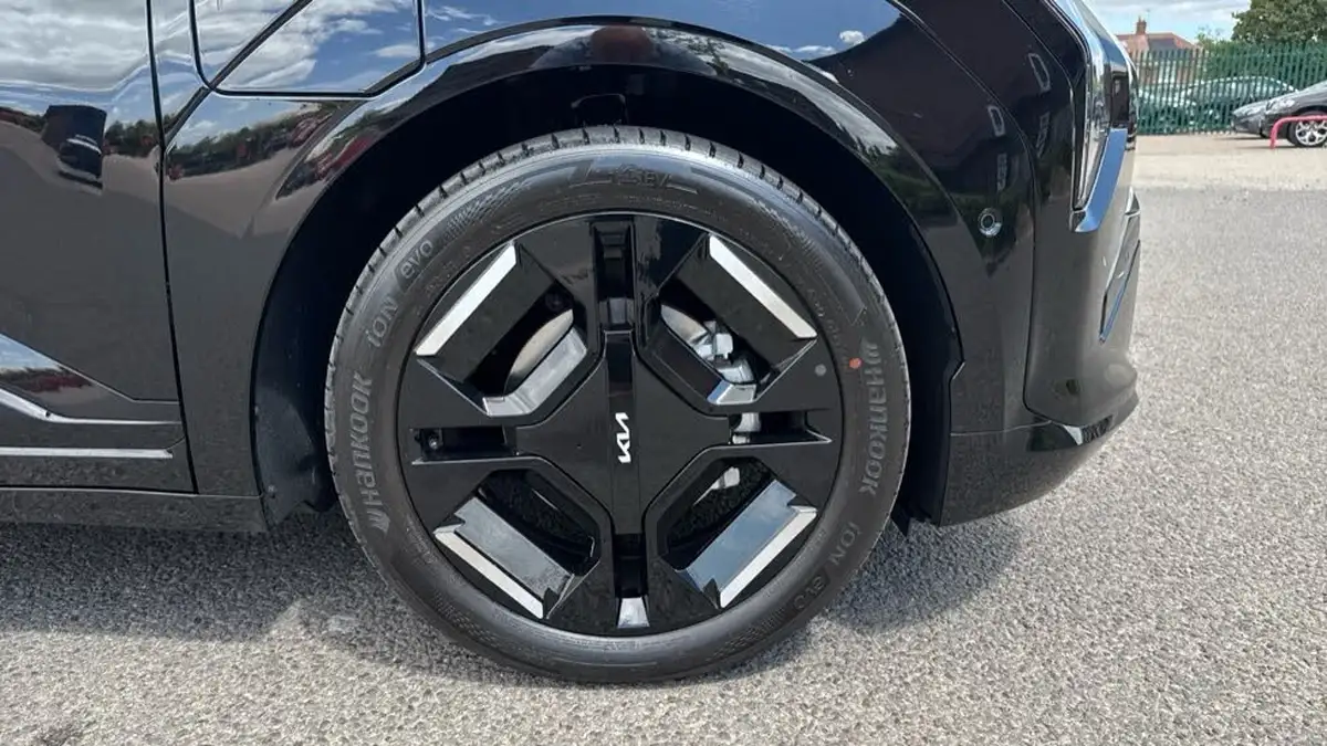 2025-kia-ev3-e-gt-line-s-big-13