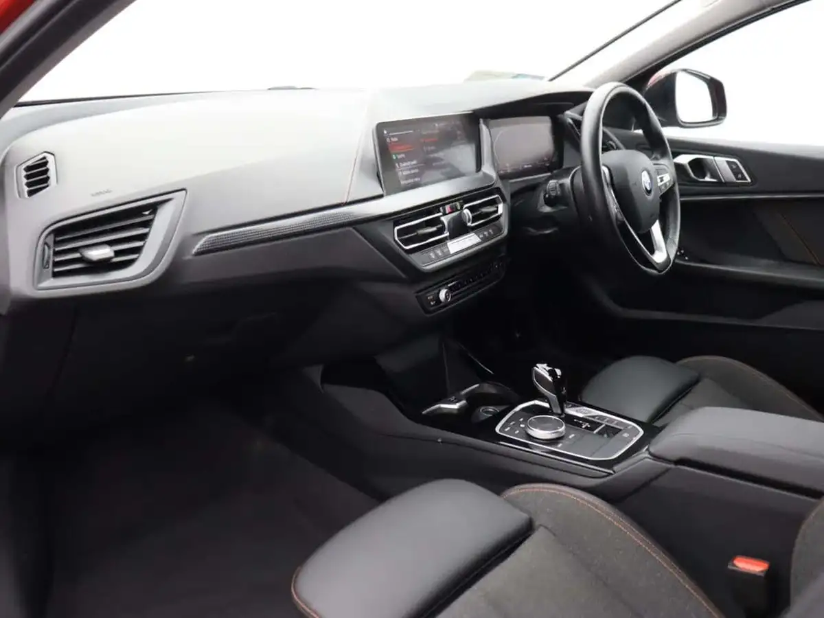 2022-bmw-1-series-15td-116d-sport-dct-big-10