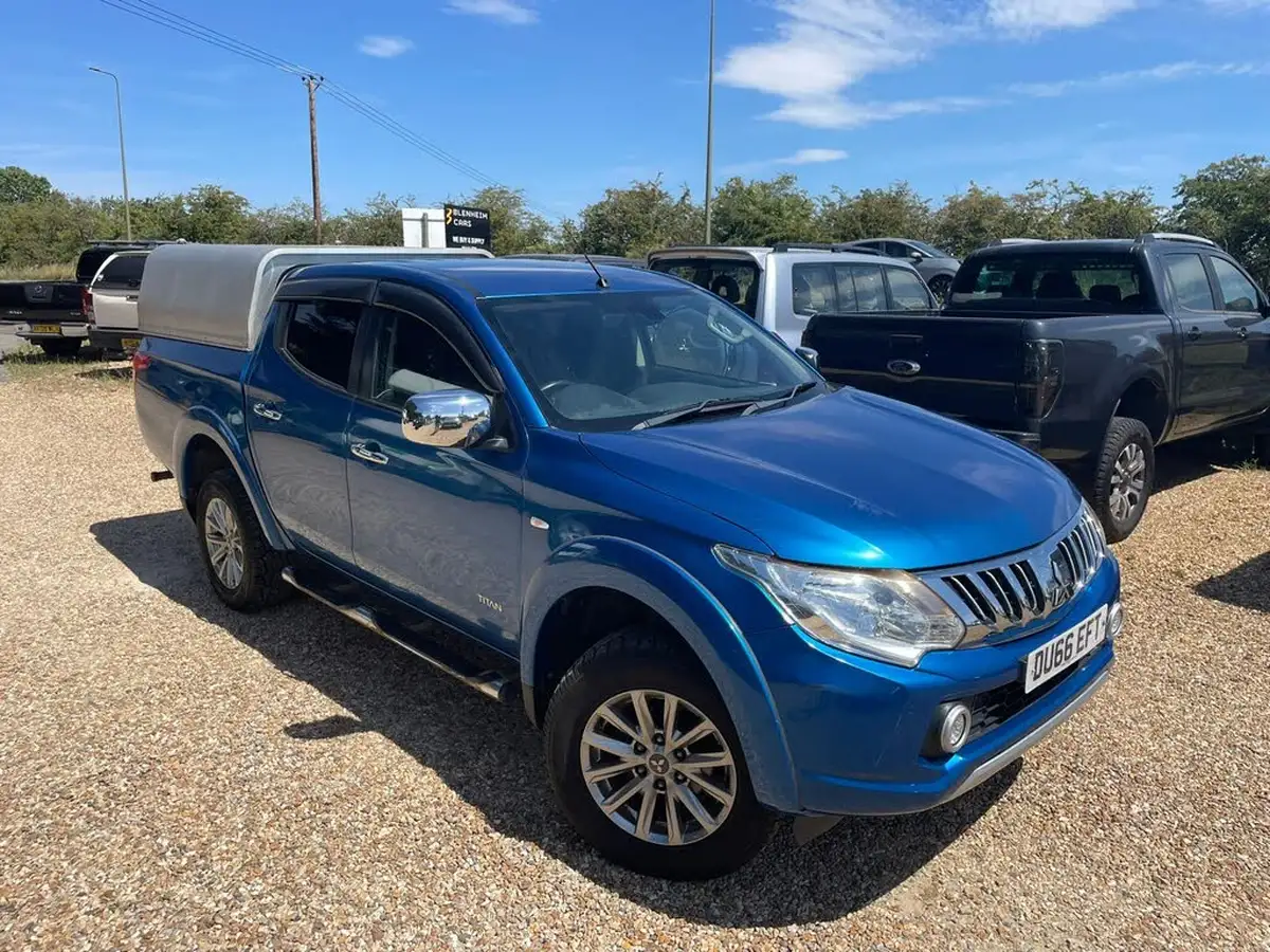 2016-mitsubishi-l200-24di-d-titan-big-1