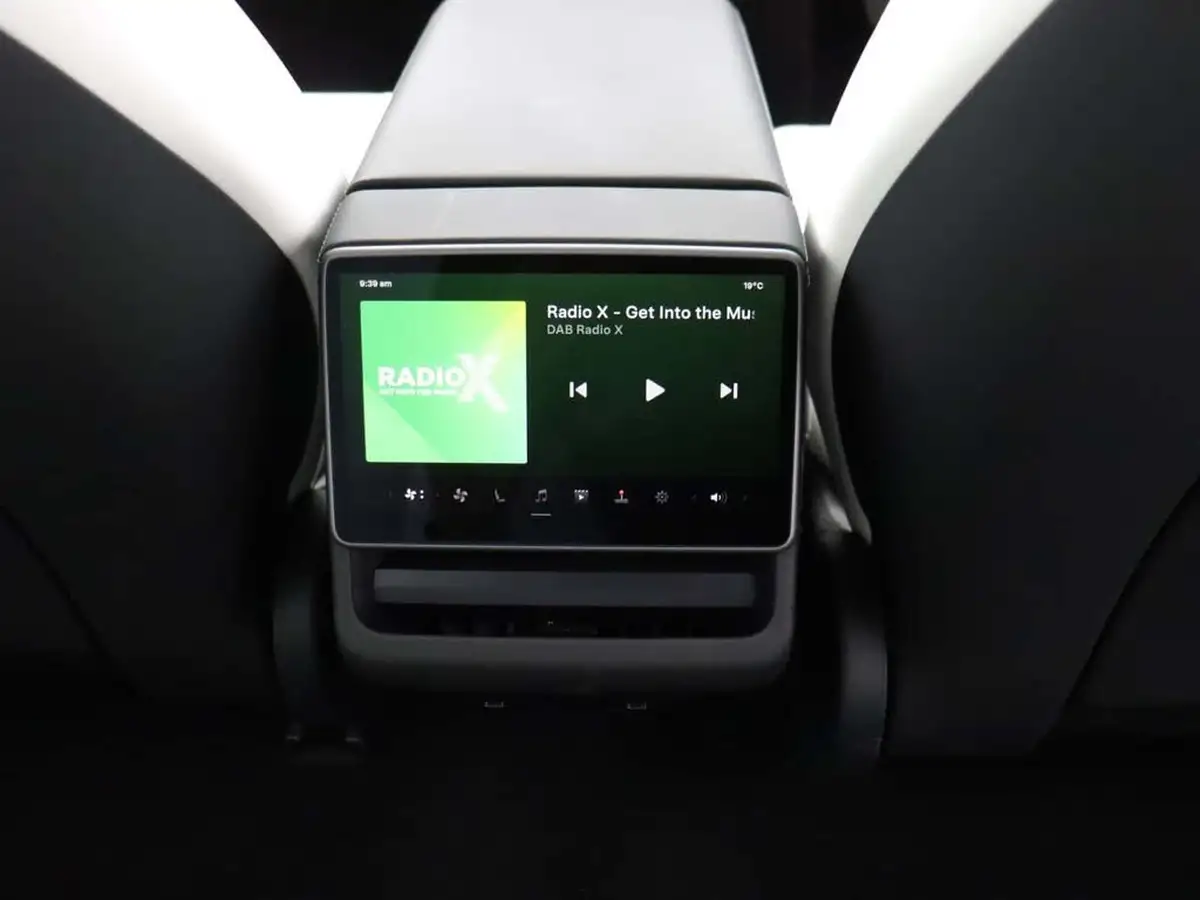 2024-tesla-model-3-e-rwd-big-22
