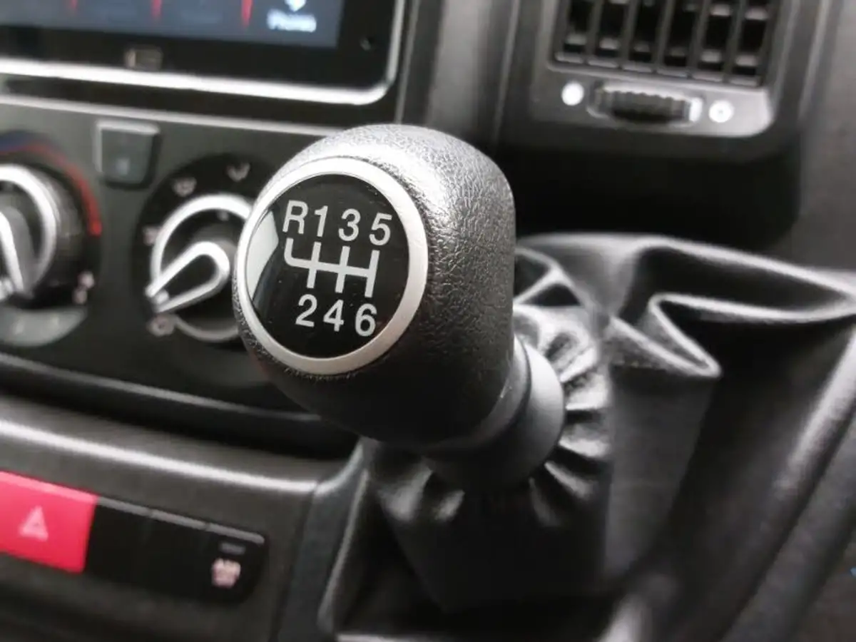 2023-citroen-relay-22bluehdi-35-l2h2-enterprise-edition-big-12