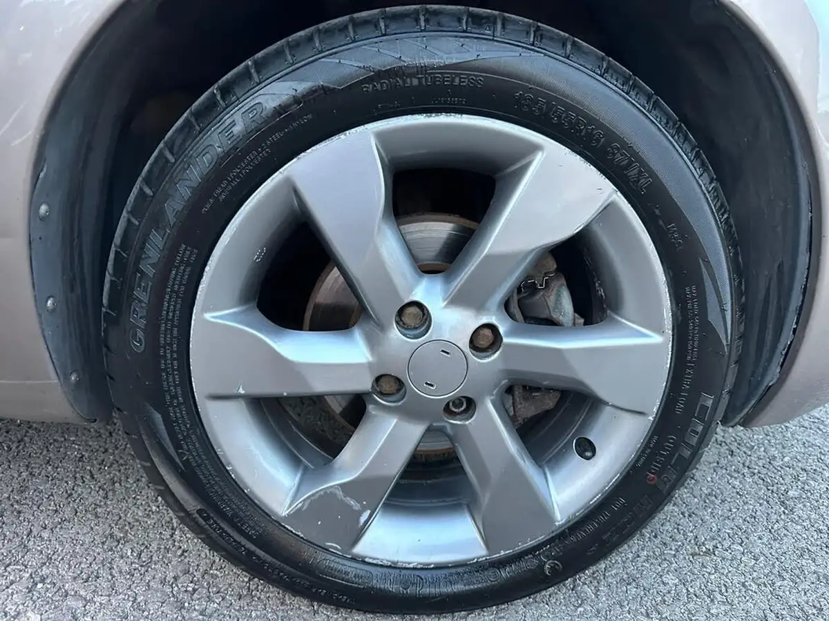 2011-nissan-note-16-n-tec-auto-big-18