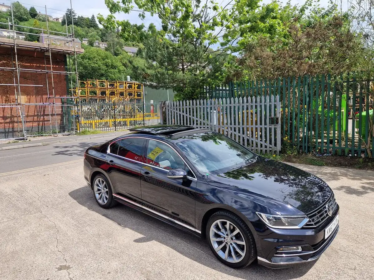 2018-volkswagen-passat-14-tsi-r-line-150ps-saloon-4d-big-8