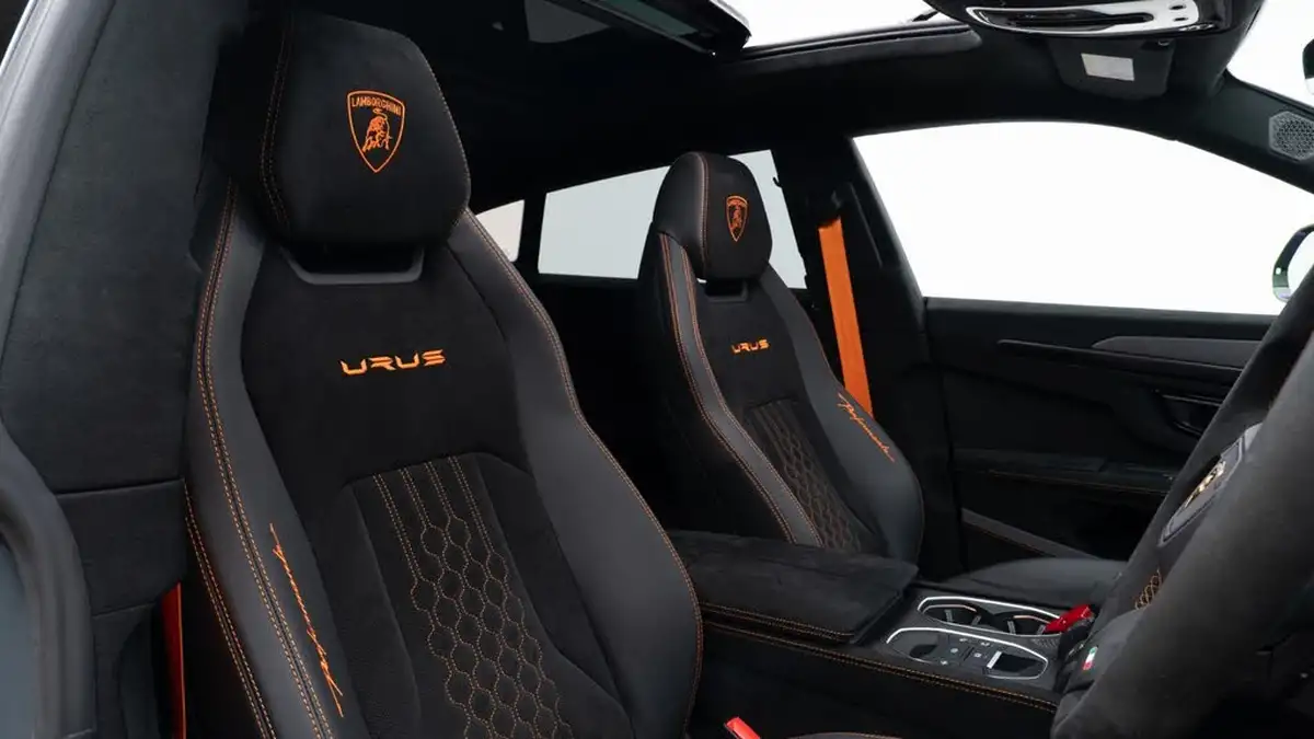 2024-lamborghini-urus-40-no-trim-big-2