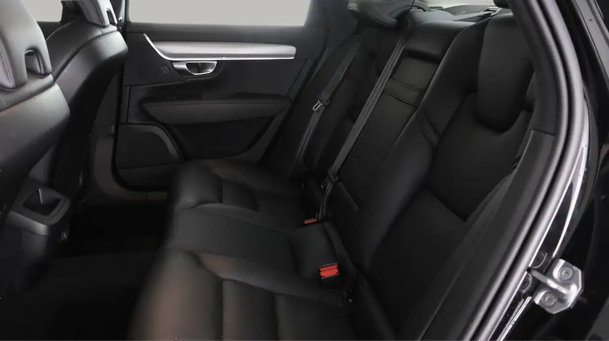 2020-volvo-s90-20-t4-momentum-plus-big-14