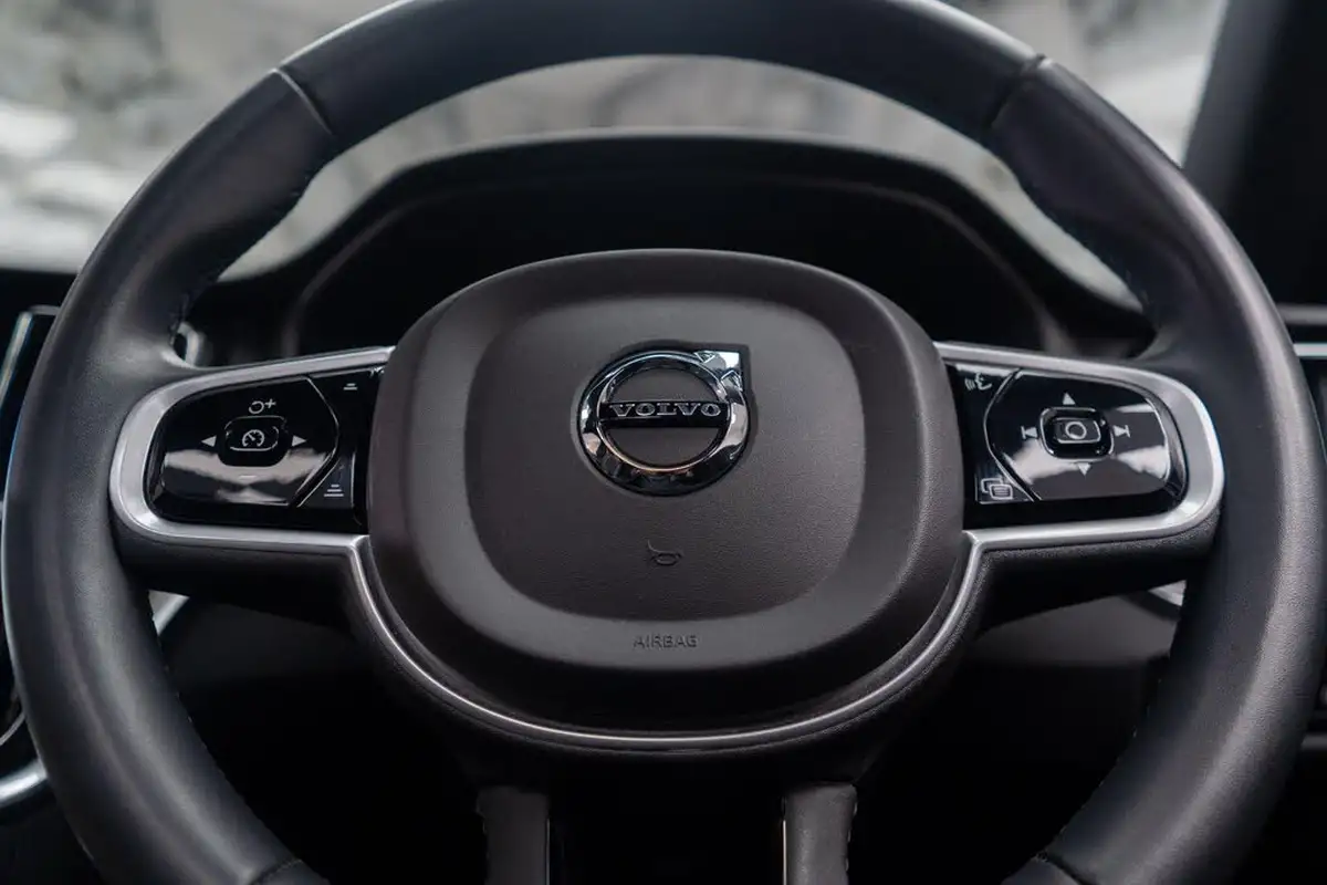 2021-volvo-v60-20-t6-r-design-350bhp-plug-in-hybrid-big-30