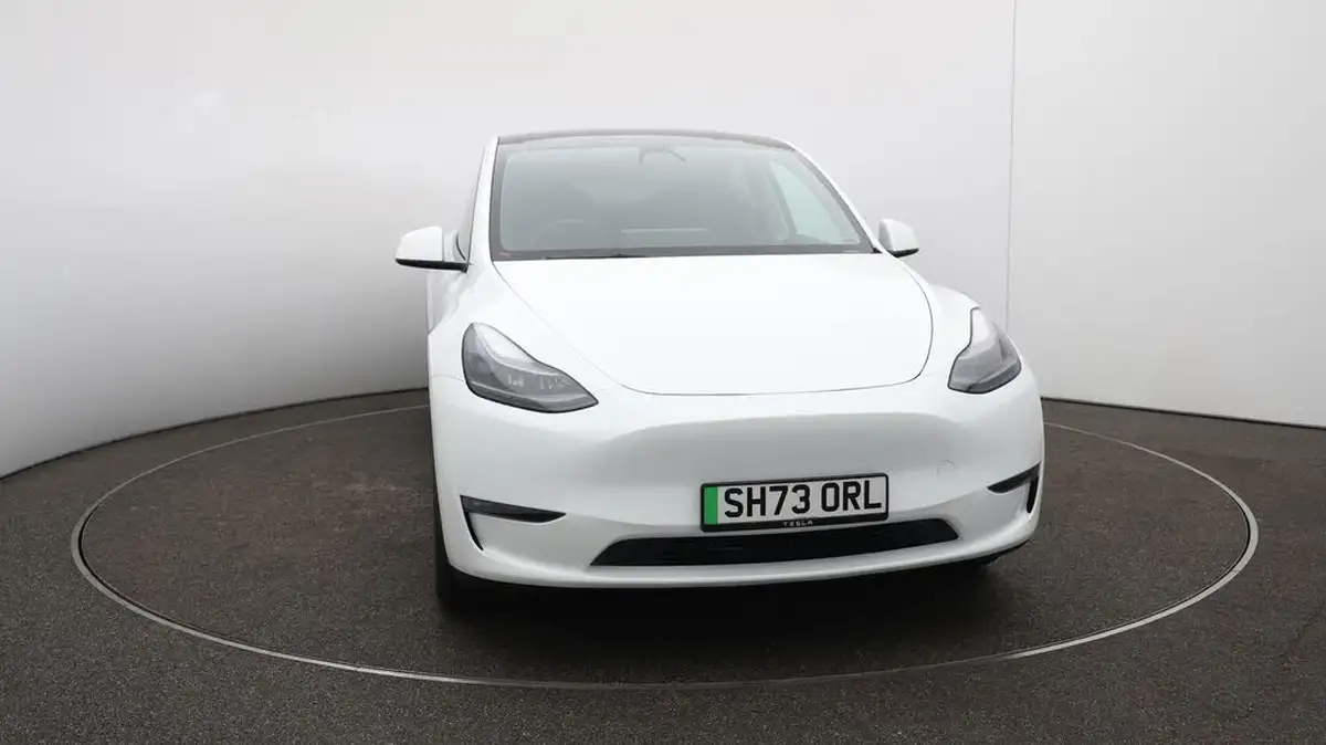 2023-tesla-model-y-e-long-range-big-38