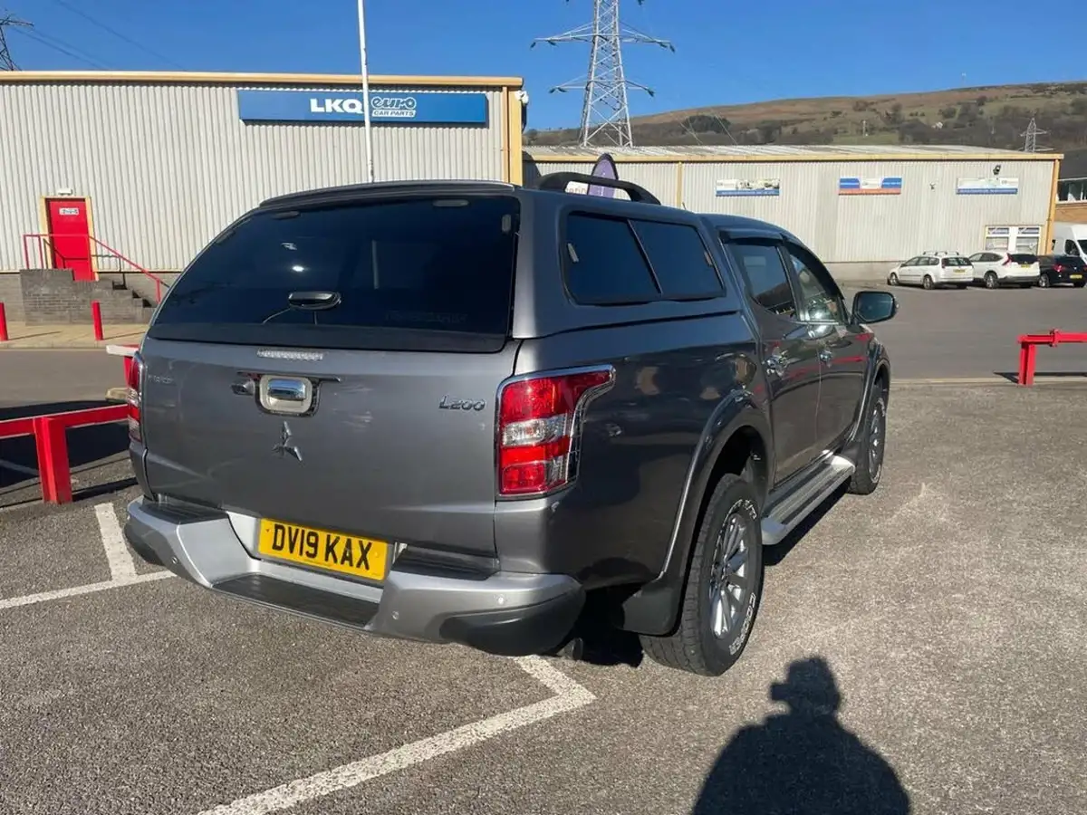 2019-mitsubishi-l200-24di-d-barbarian-eu6b-auto-big-4