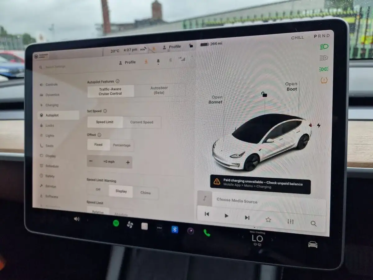 2021-tesla-model-3-e-long-range-awd-big-35
