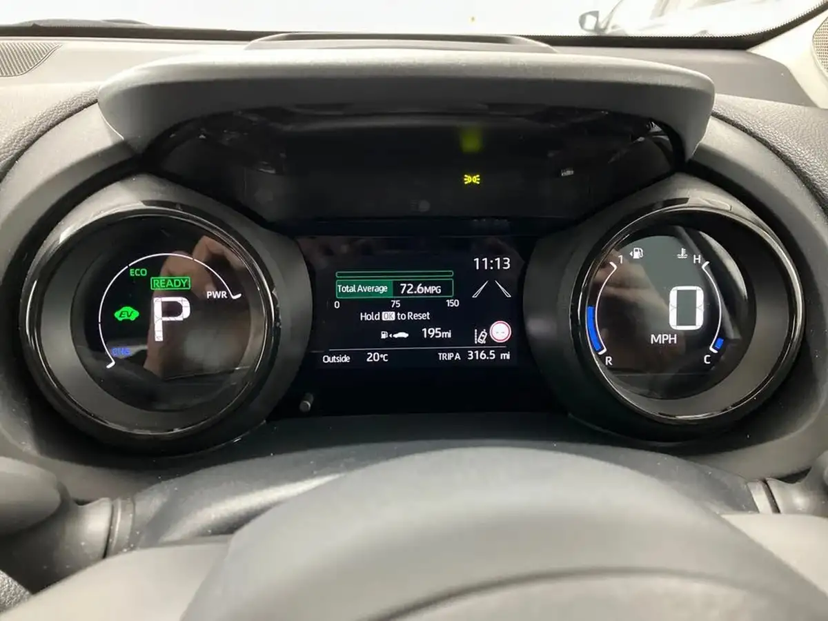 2023-mazda-mazda2-15-select-big-15
