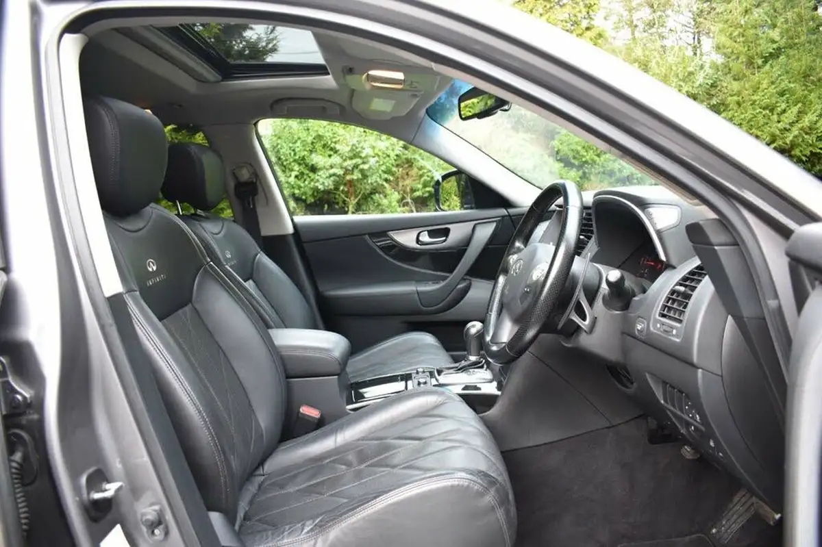 2010-infiniti-fx-50-s-le-big-33
