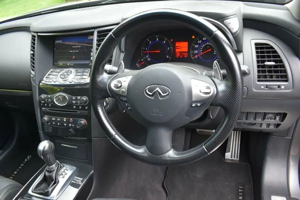 2010-infiniti-fx-50-s-le-big-57