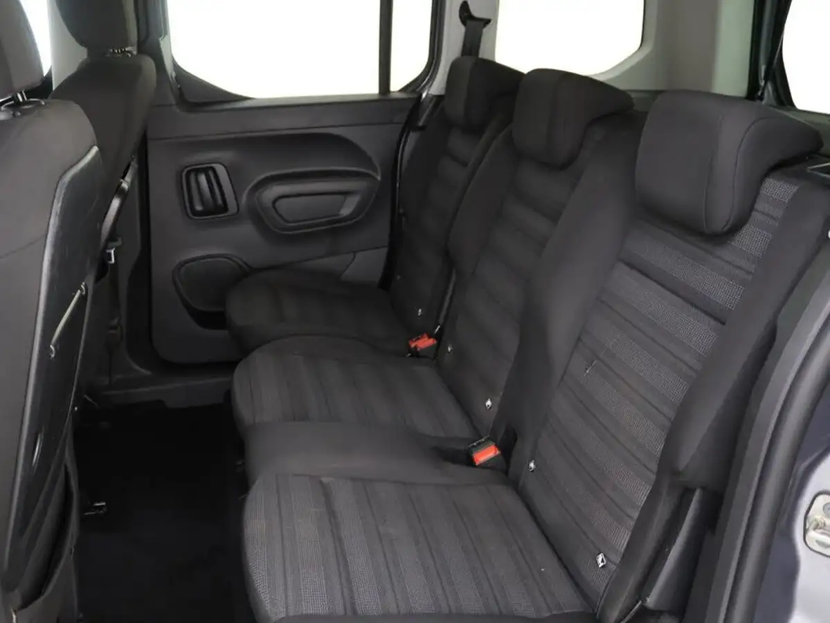 2022-vauxhall-combo-life-15-edition-big-19