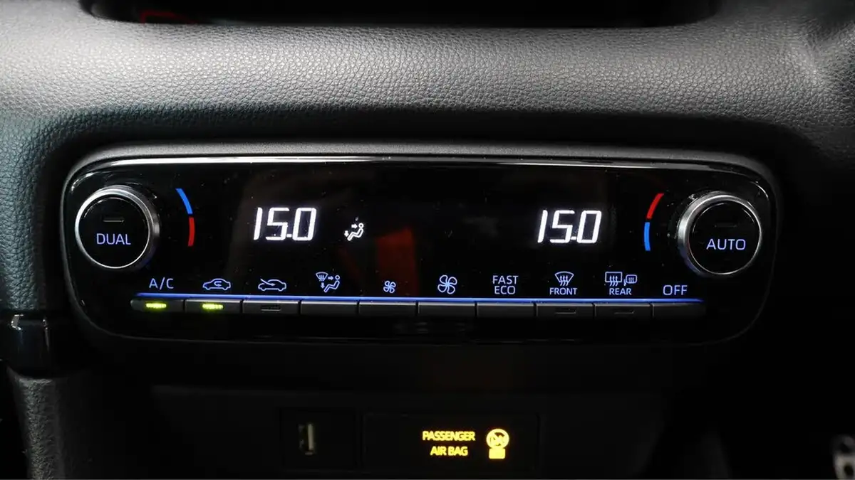 2021-toyota-yaris-16-gr-circuit-pack-big-16