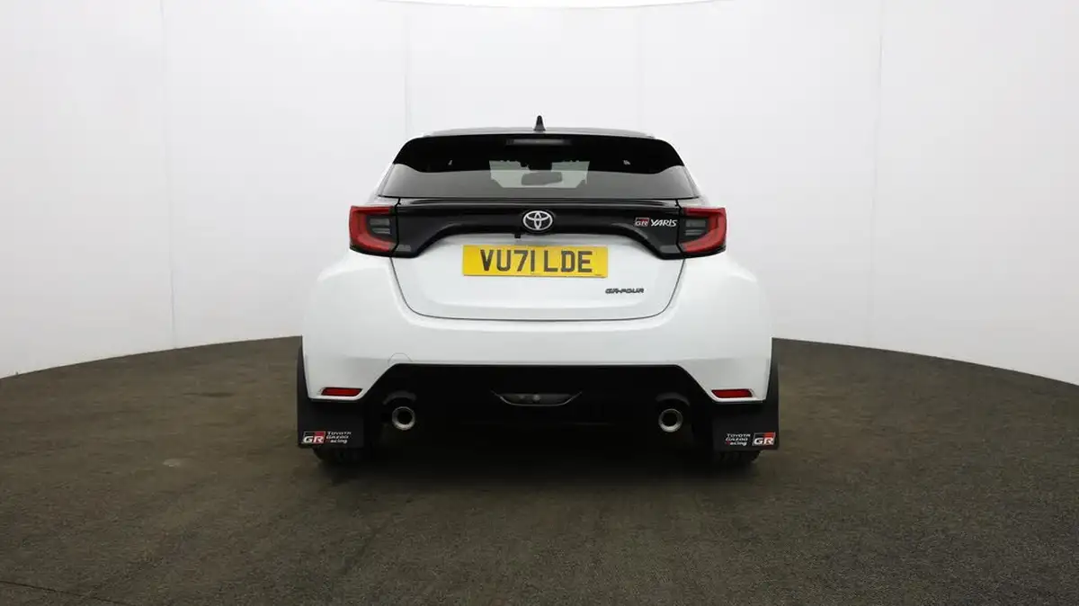 2021-toyota-yaris-16-gr-circuit-pack-big-56
