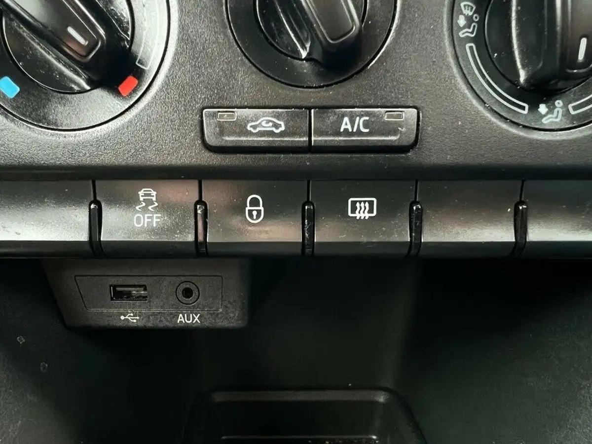 2014-skoda-rapid-spaceback-12-se-105ps-big-20
