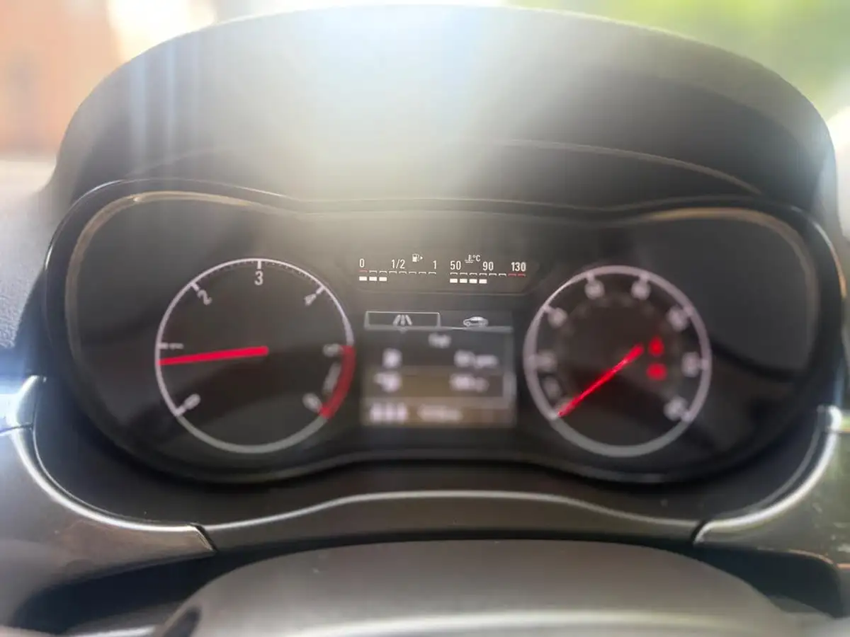 2015-vauxhall-corsa-13cdti-excite-acss-3d-big-16