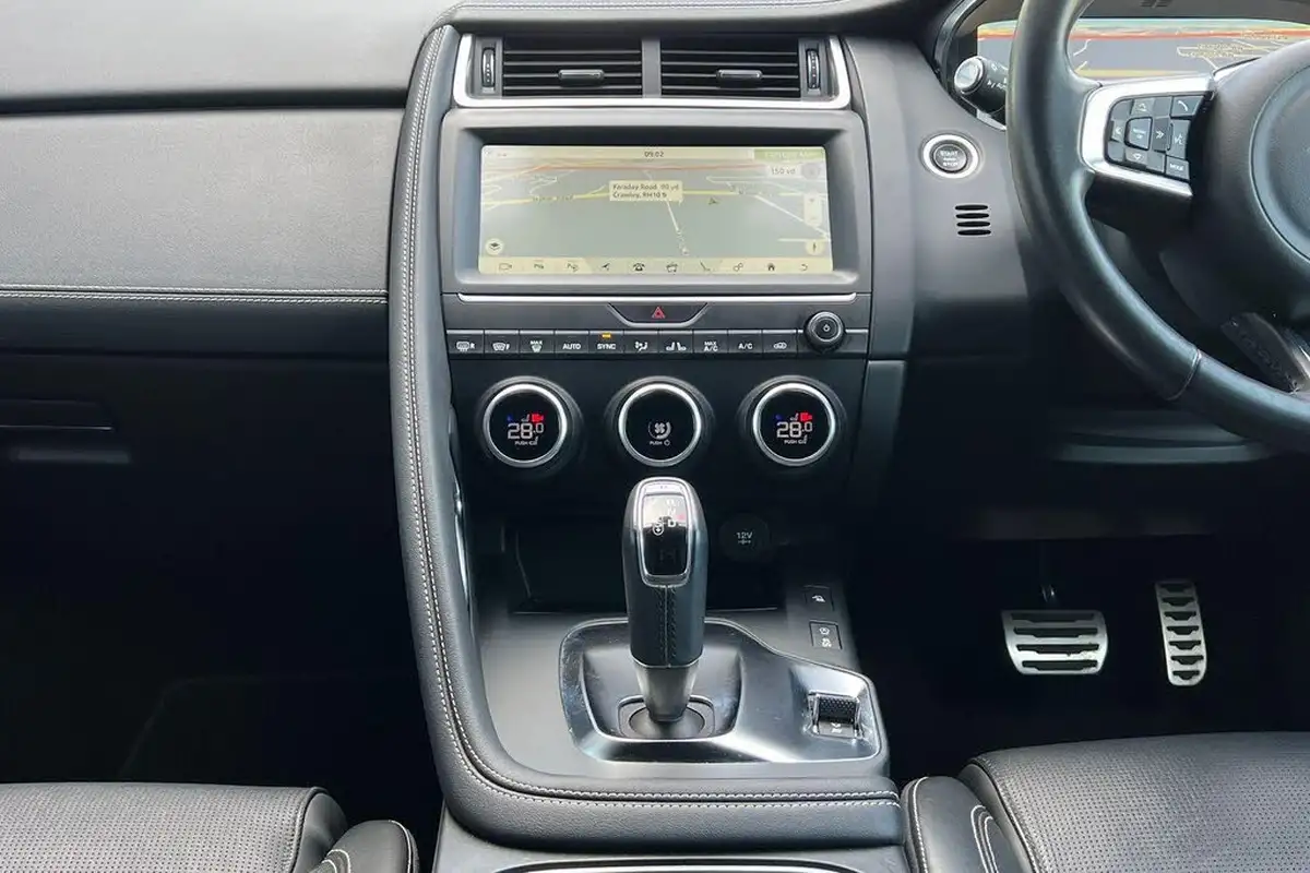 2020-jaguar-e-pace-20-i4-r-dynamic-hse-300ps-big-27