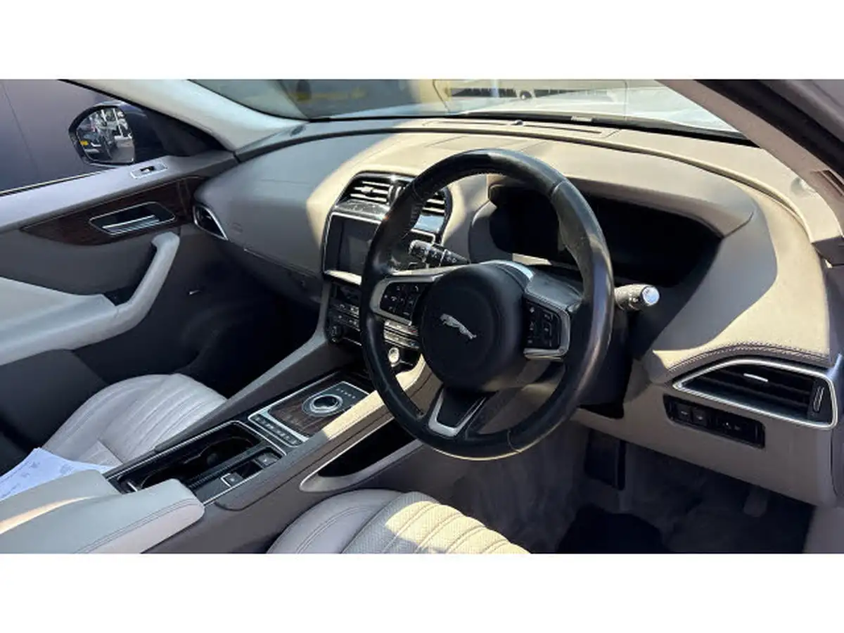 2017-jaguar-f-pace-30td-portfolio-big-10