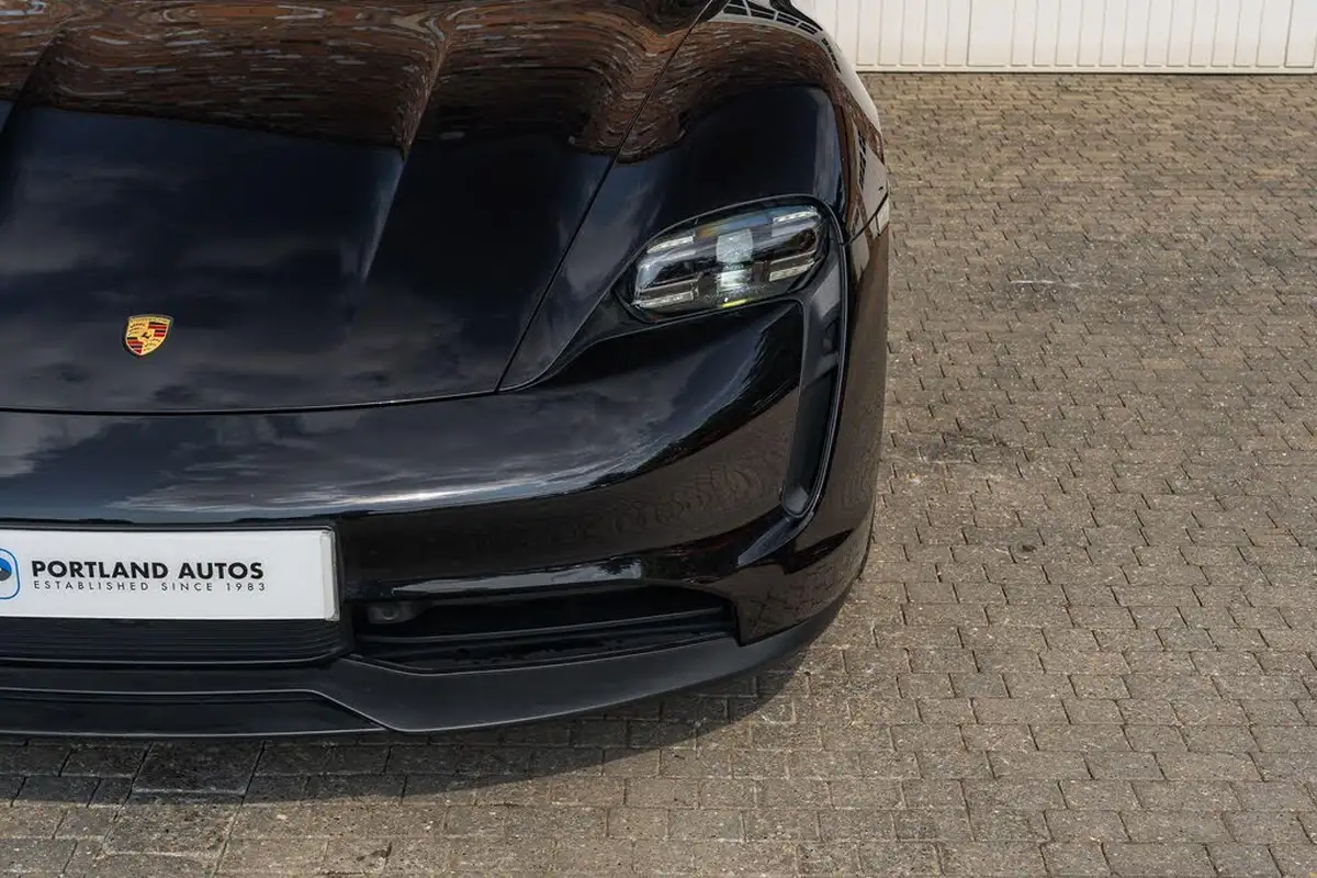 2021-porsche-taycan-e-base-476ps-performance-battery-plus-big-10