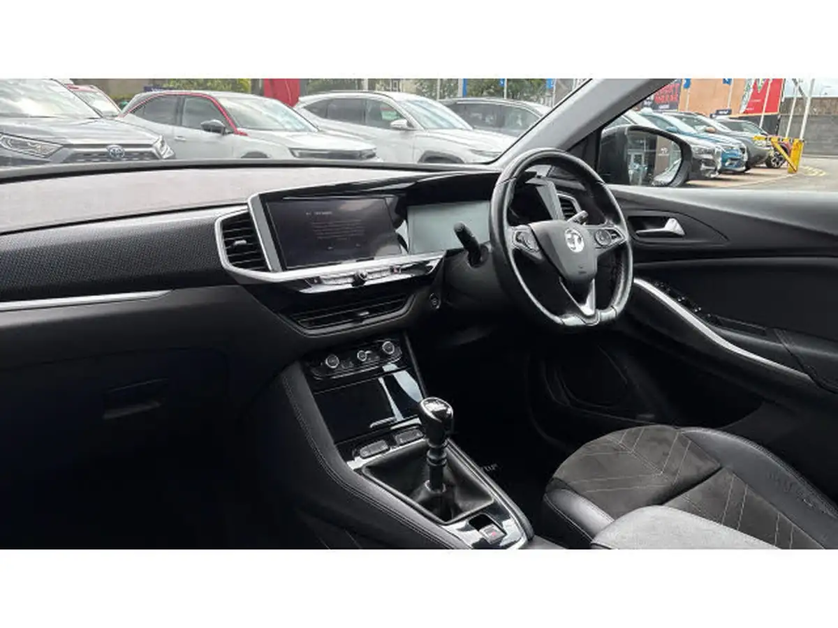 2022-vauxhall-grandland-12-ultimate-big-8