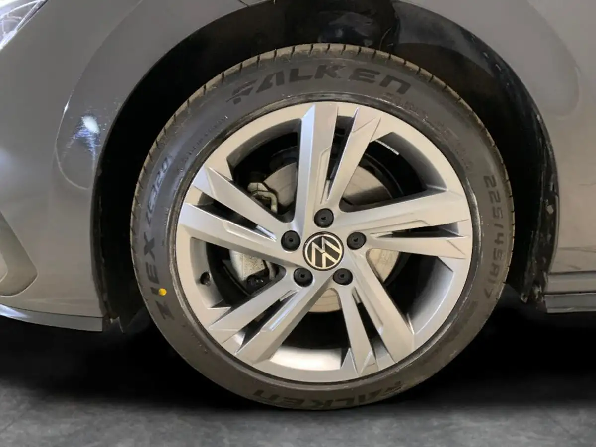 2023-volkswagen-golf-15-etsi-r-line-hatchback-big-31