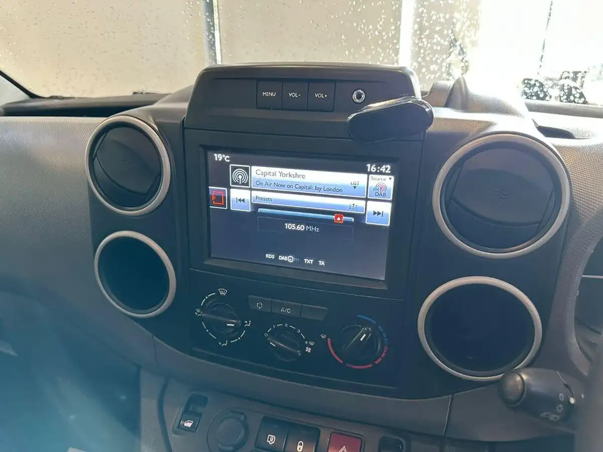 2018-citroen-berlingo-16td-l1-850-enterprise-special-edition-panel-big-14
