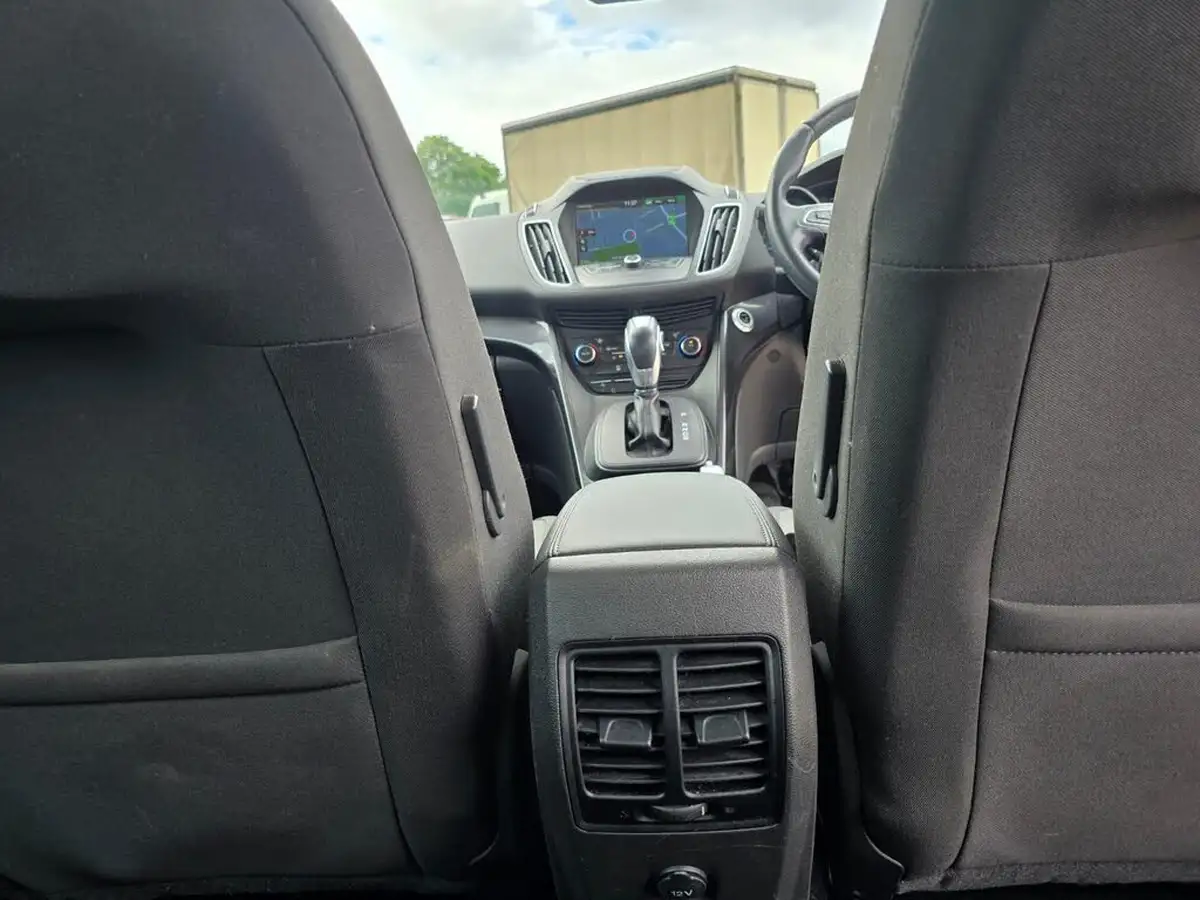 2016-ford-c-max-15tdci-titanium-powershift-big-20