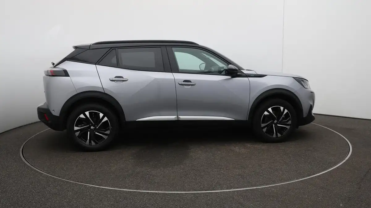 2023-peugeot-2008-suv-e-gt-136bhp-50kwh-station-wagon-big-52