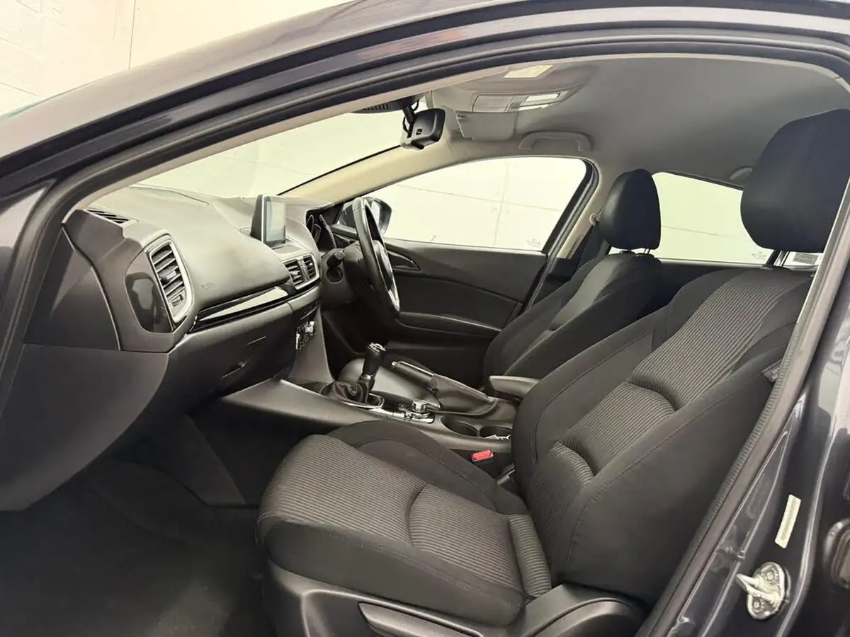 2016-mazda-mazda3-20-se-l-hatchback-5d-big-45