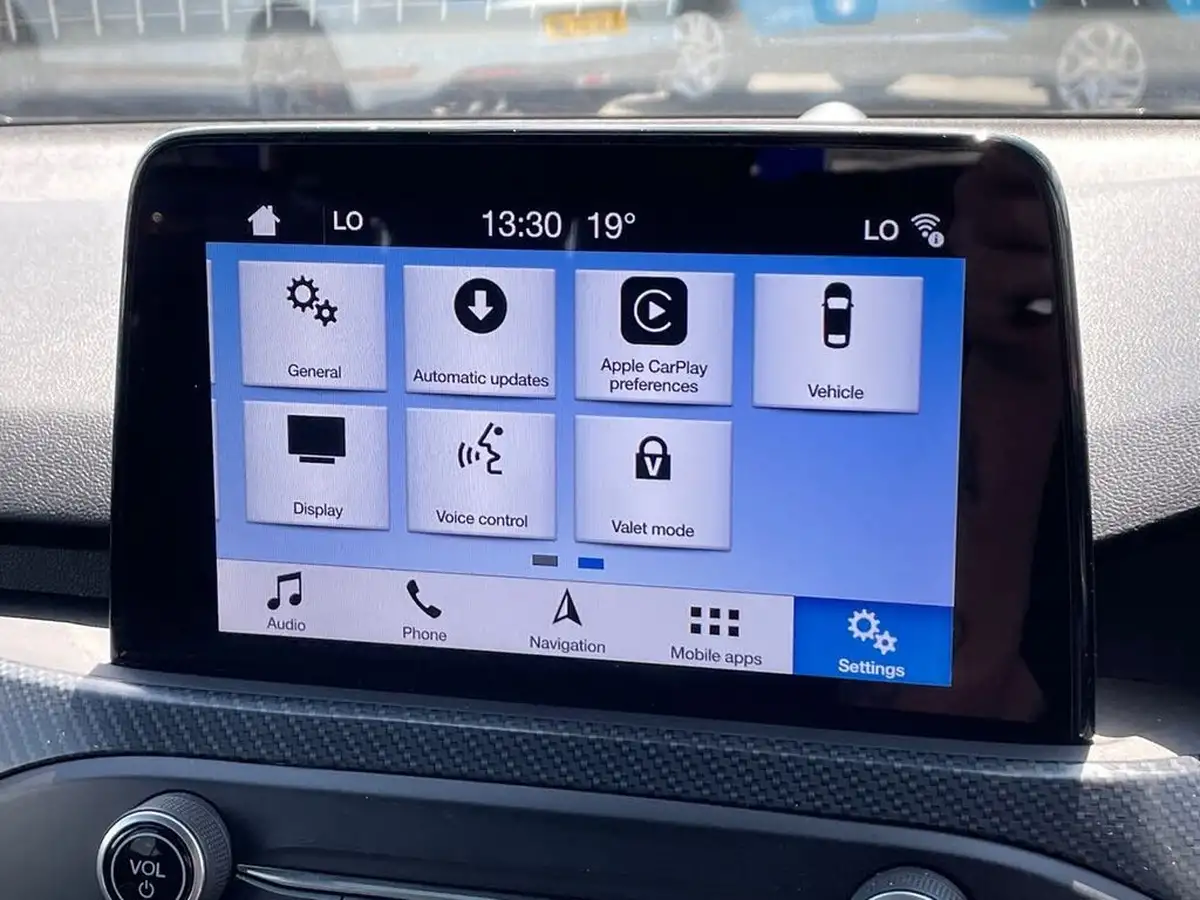 2019-ford-focus-10t-st-line-x-hatchback-big-22