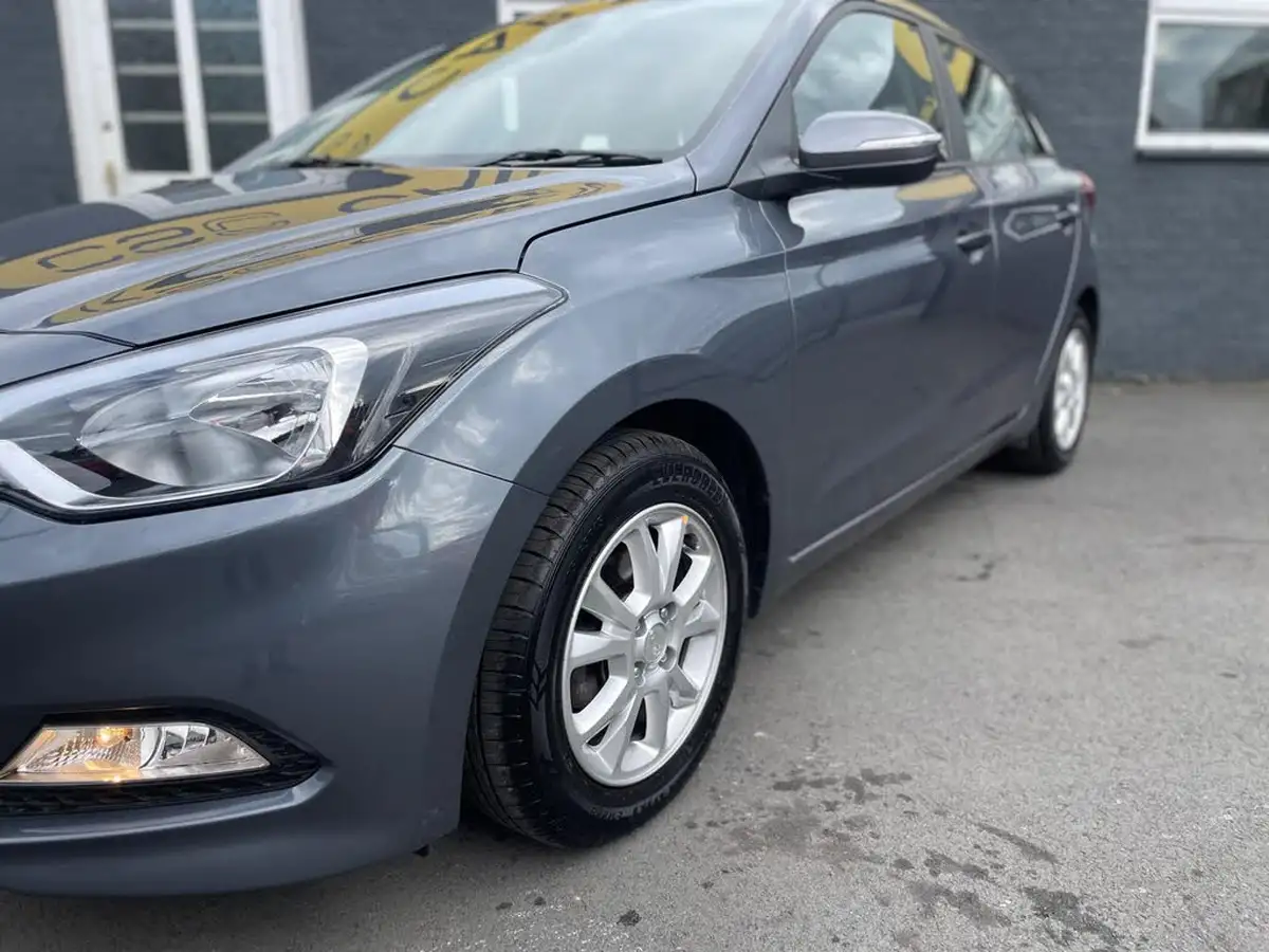 2017-hyundai-i20-12-se-hatchback-5d-big-16