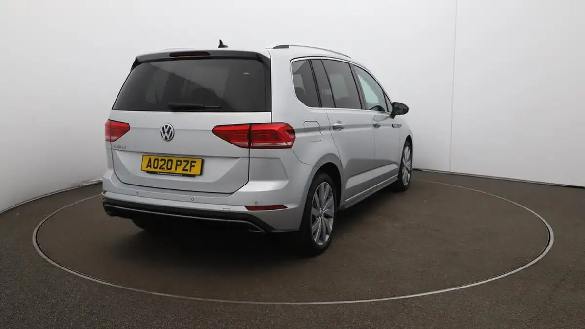 2020-volkswagen-touran-15-tsi-r-line-big-57