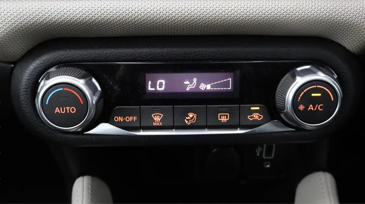2020-nissan-micra-10-ig-t-acenta-100ps-vision-pack-big-11