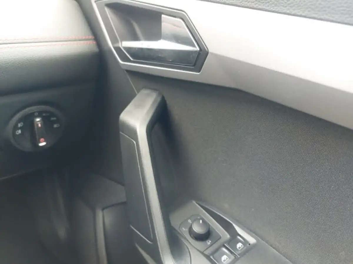 2019-seat-ibiza-10-mpi-fr-big-15