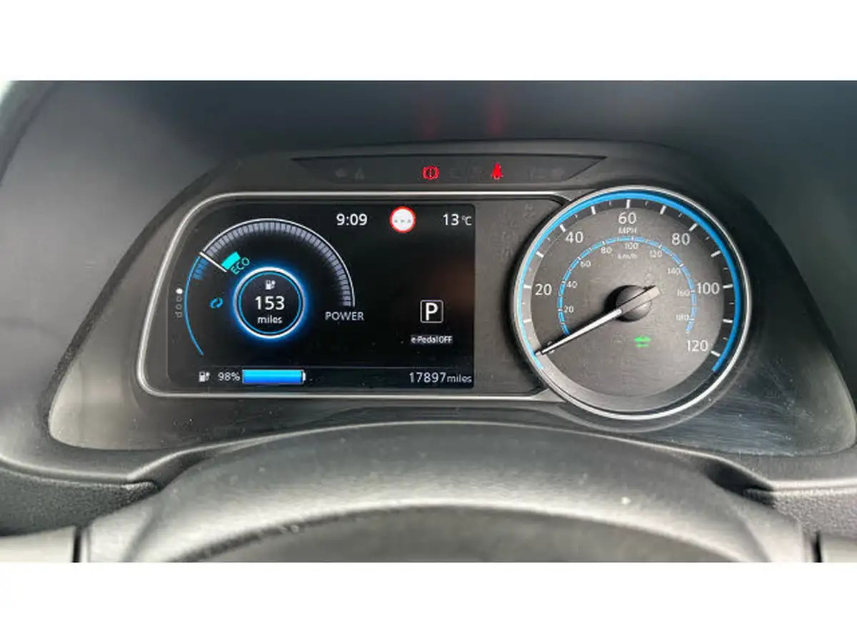 2021-nissan-leaf-e-acenta-big-17