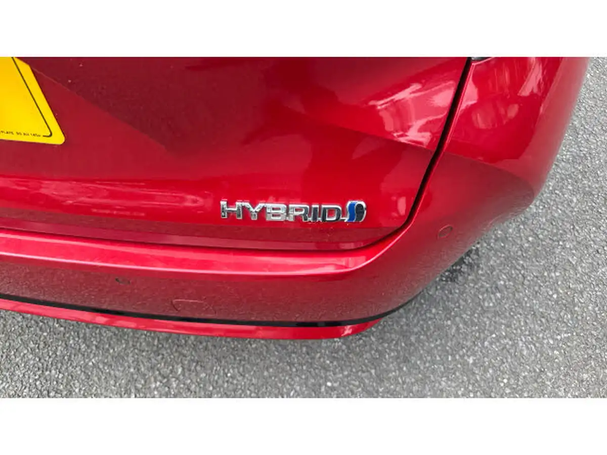 2019-toyota-corolla-18-vvt-i-excel-trk-touring-sports-big-36