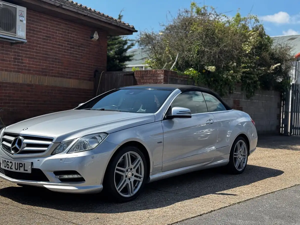 2012-mercedes-benz-e-class-21td-e220-cdi-sport-21cdi-170bhp-blue-f-cabriolet-2d-7g-tronic-big-26