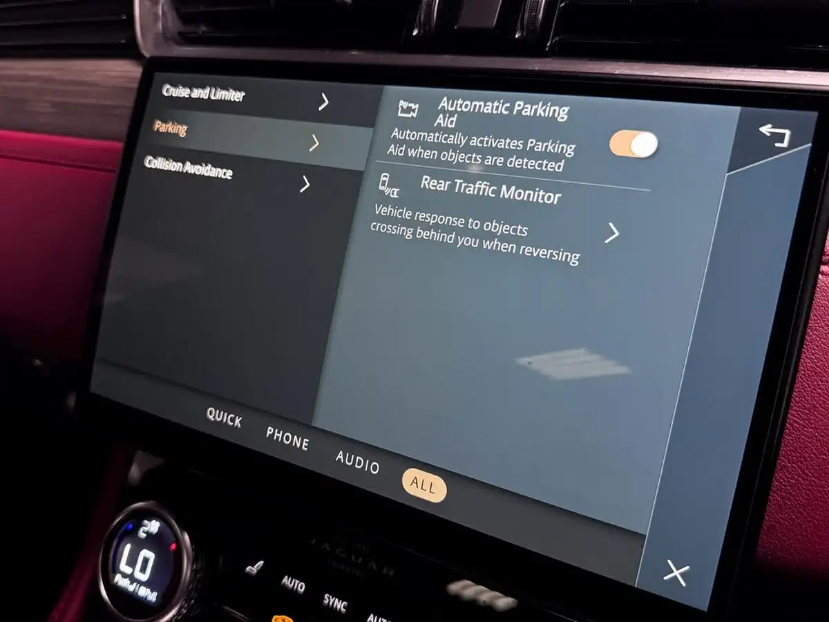 2021-jaguar-f-pace-20-d200-r-dynamic-se-mhev-big-53