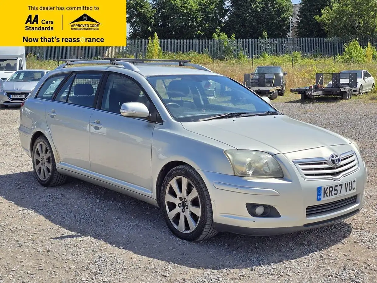 2007-toyota-avensis-20td-tr-estate-5d-big-0