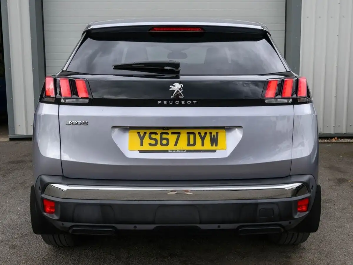 2018-peugeot-3008-suv-12-puretech-allure-eat6-big-6